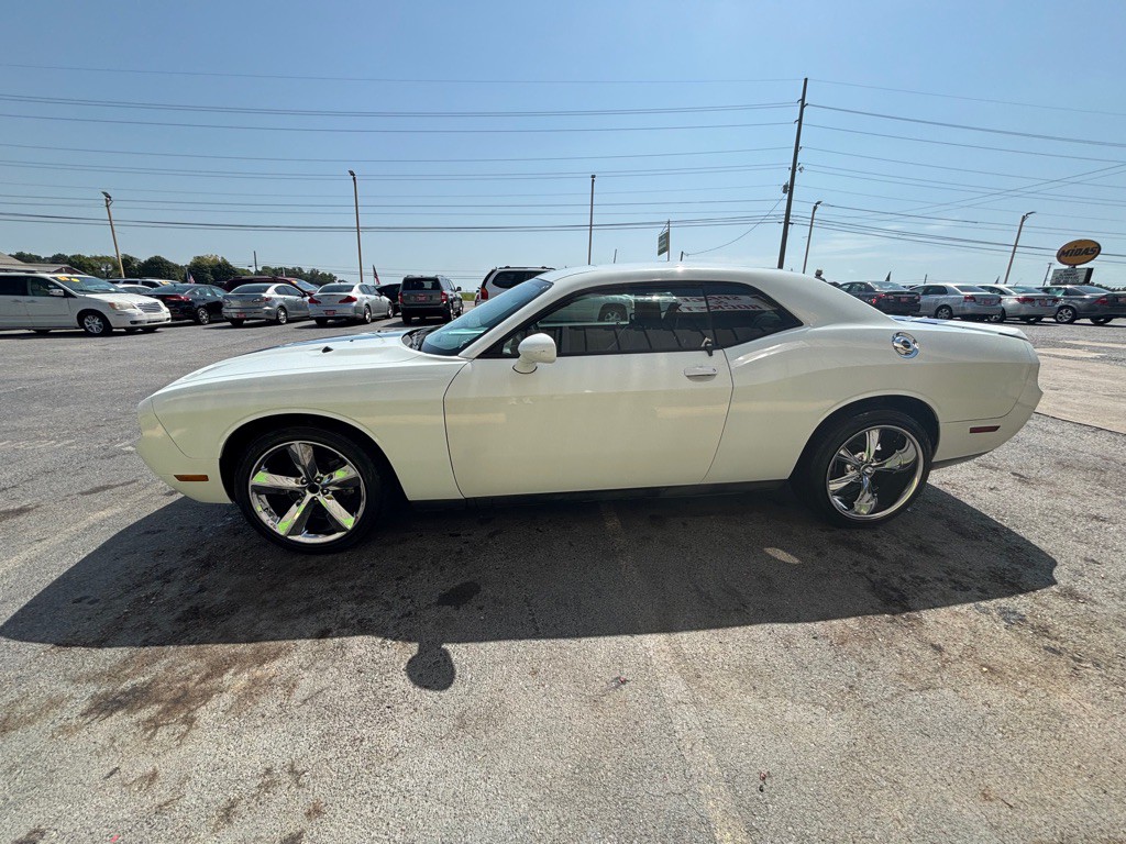 2013 Dodge Challenger Image 2