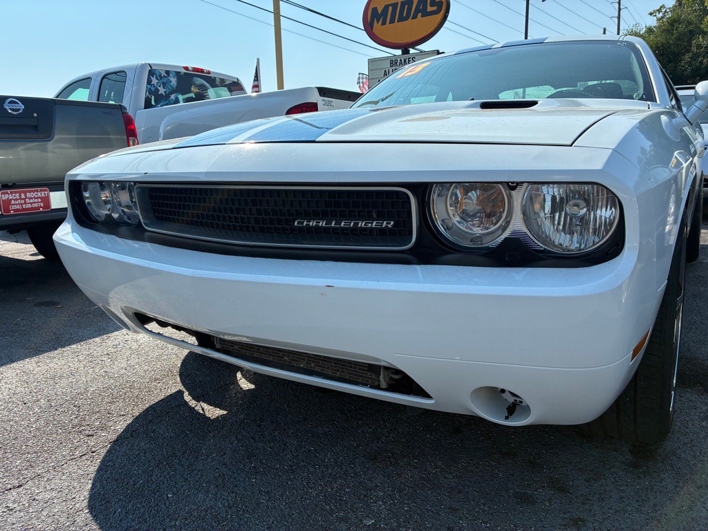 2013 Dodge Challenger Image 4