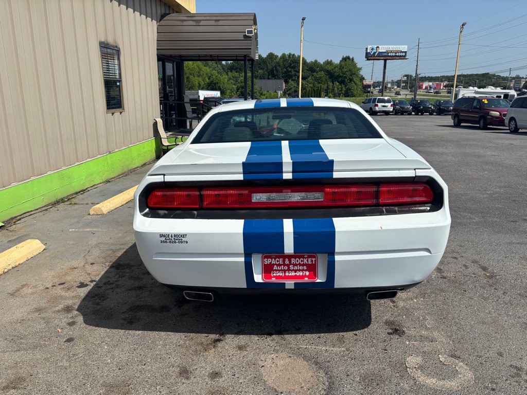 2013 Dodge Challenger Image 8