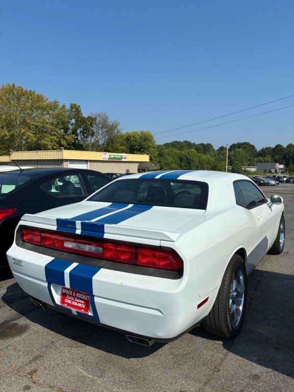 2013 Dodge Challenger Image 9