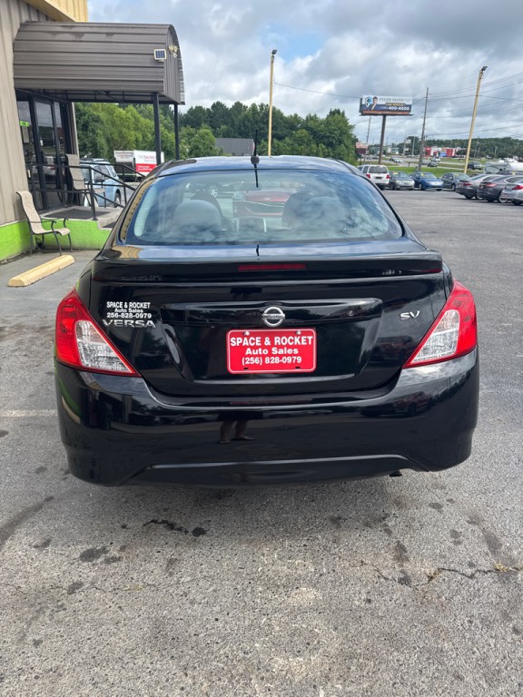 2019 Nissan Versa Image 4