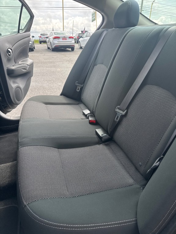 2019 Nissan Versa Image 6
