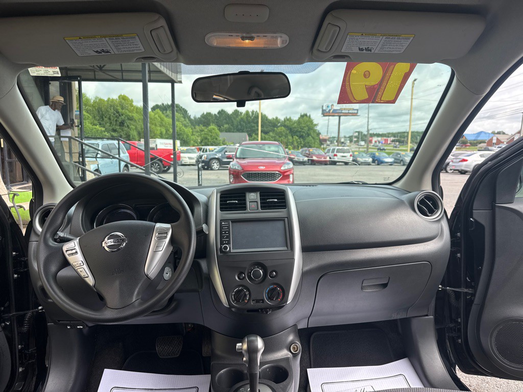 2019 Nissan Versa Image 7