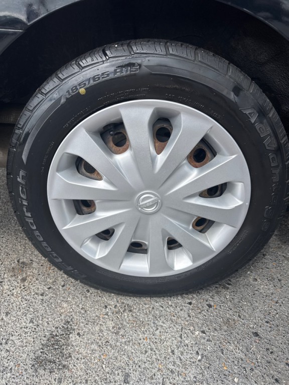 2019 Nissan Versa Image 8