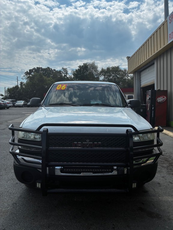 2006 GMC Sierra Image 2