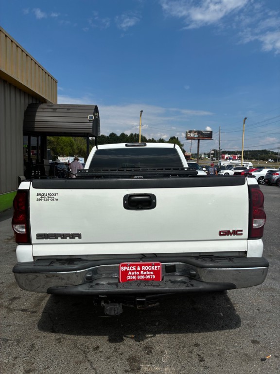 2006 GMC Sierra Image 8