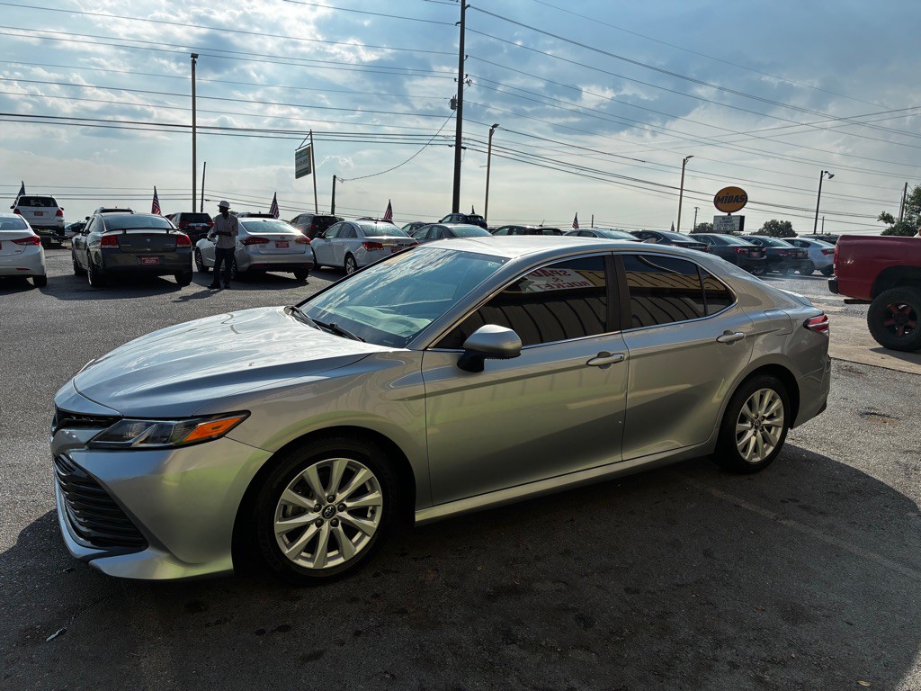 2020 Toyota Camry Image 3
