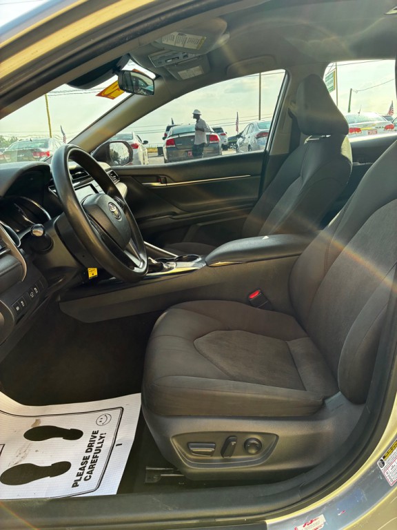 2020 Toyota Camry Image 4