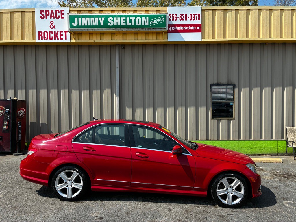 2010 Mercedes-Benz C-Class Image 1