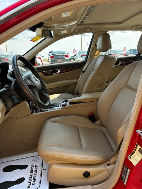 2010 Mercedes-Benz C-Class Image 4