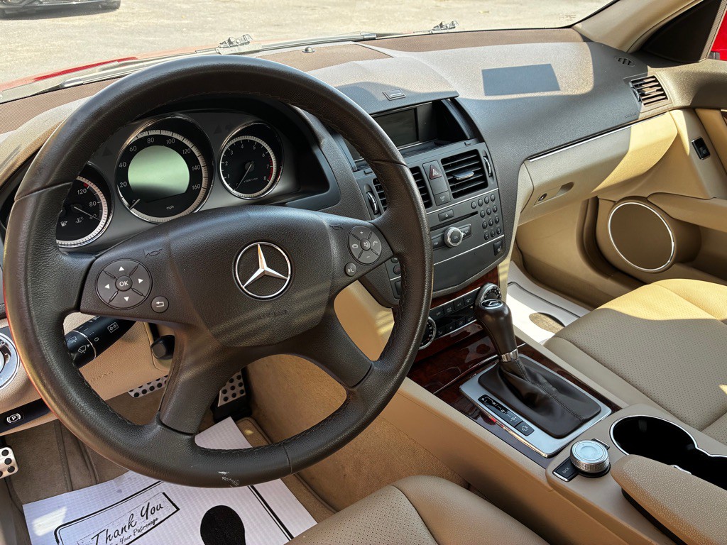 2010 Mercedes-Benz C-Class Image 7