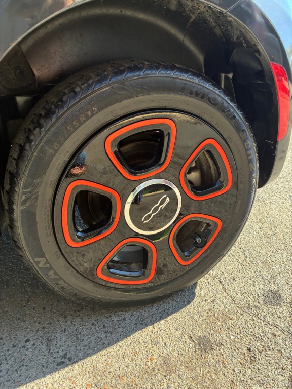 2018 FIAT 500 Image 10