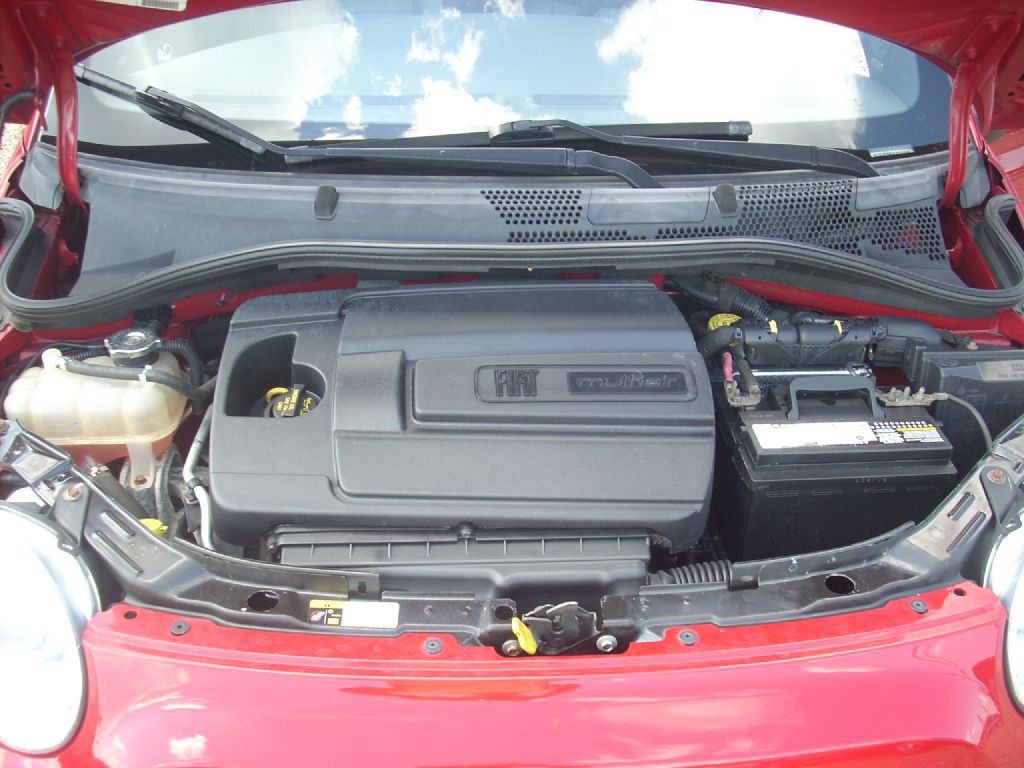 2012 FIAT 500 Image 13