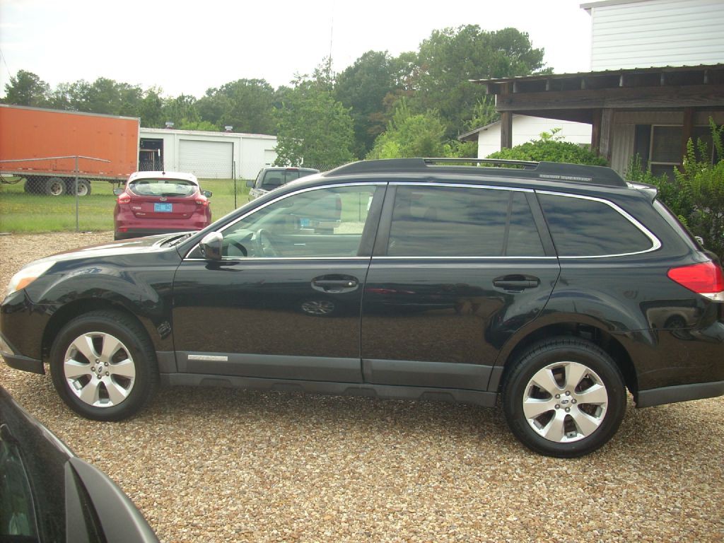 2012 Subaru Outback Image 2