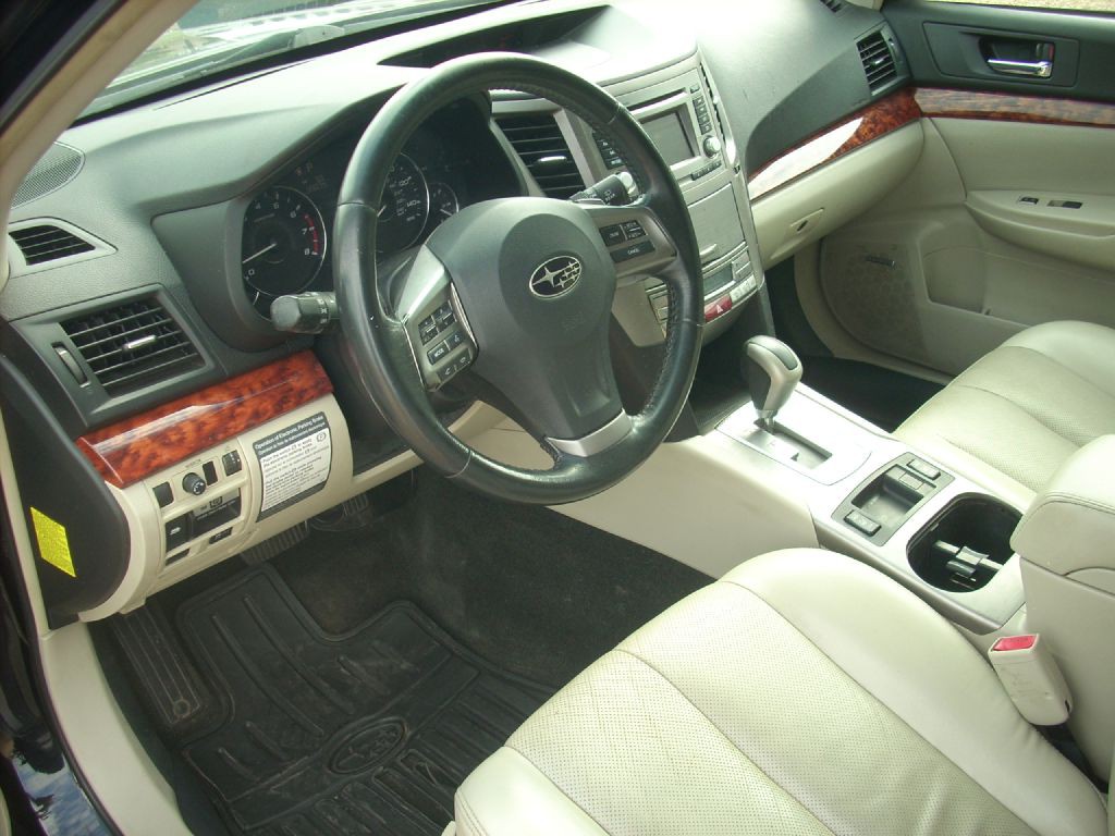 2012 Subaru Outback Image 7