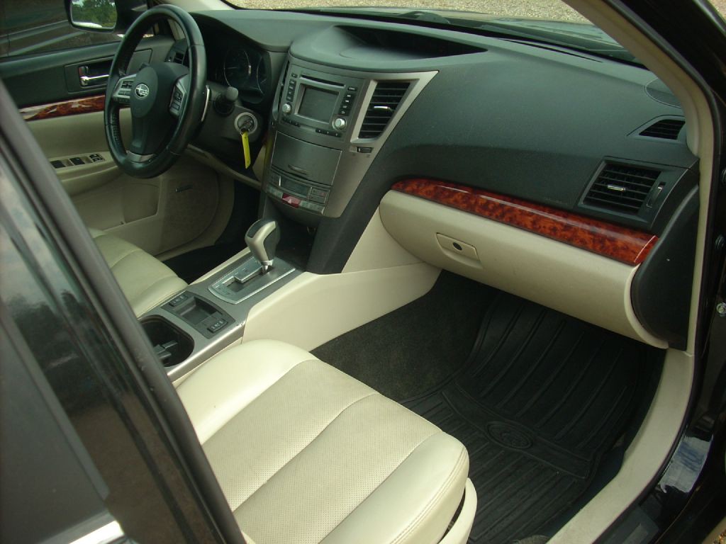 2012 Subaru Outback Image 13