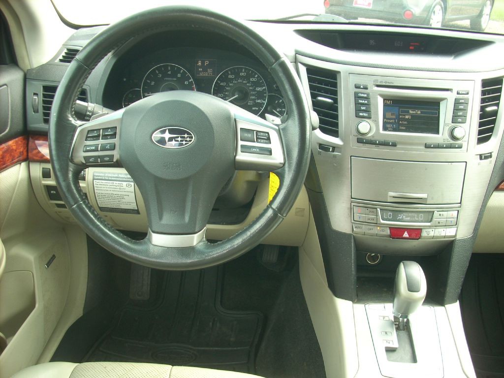 2012 Subaru Outback Image 14