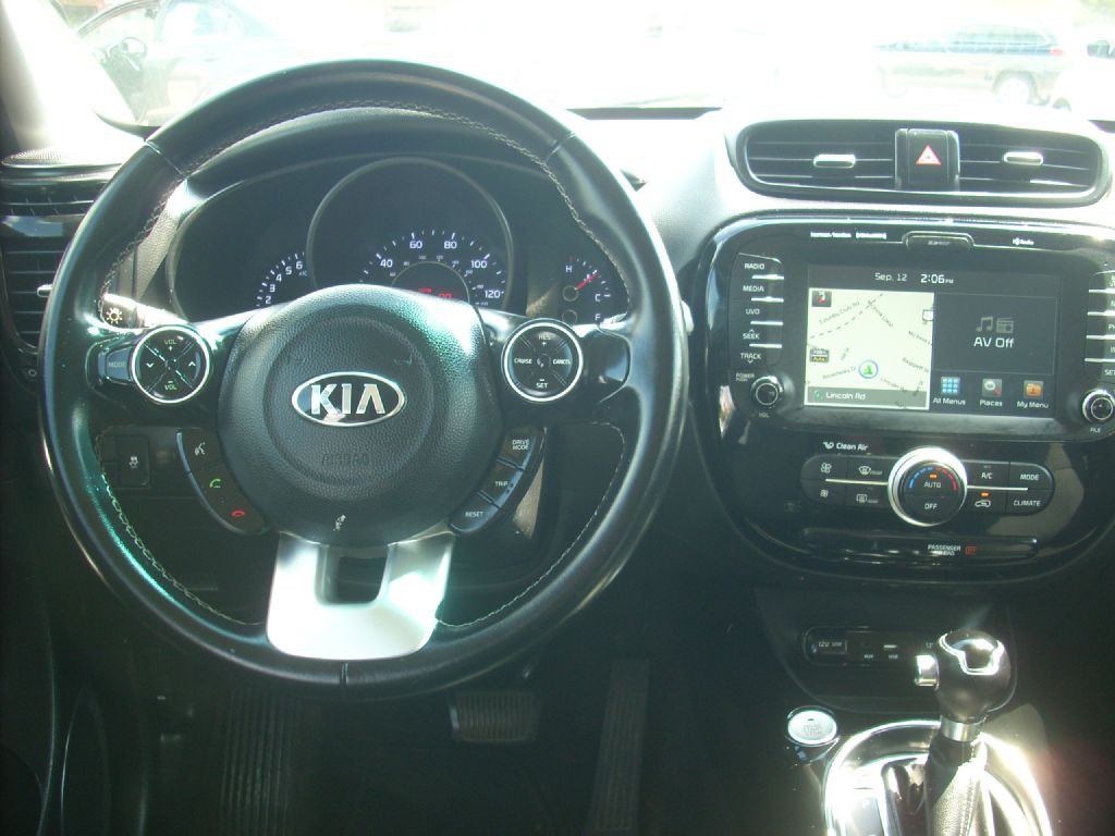 2017 Kia Soul Image 16
