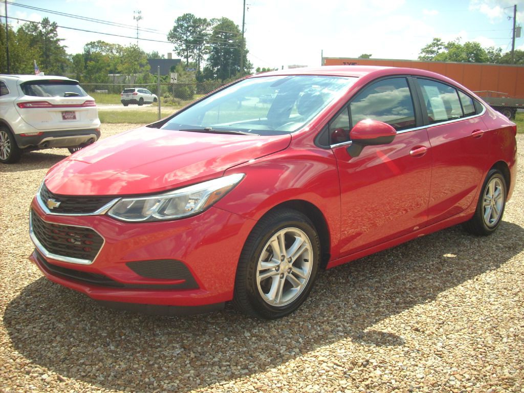 2017 Chevrolet Cruze Image 2