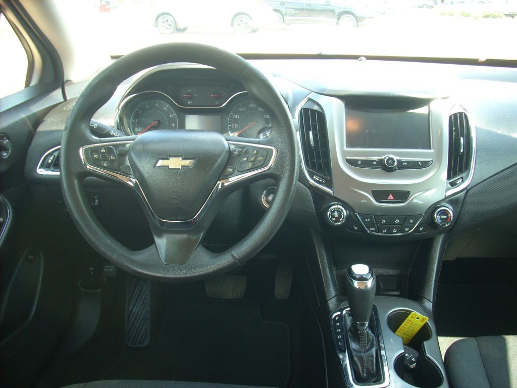 2017 Chevrolet Cruze Image 14
