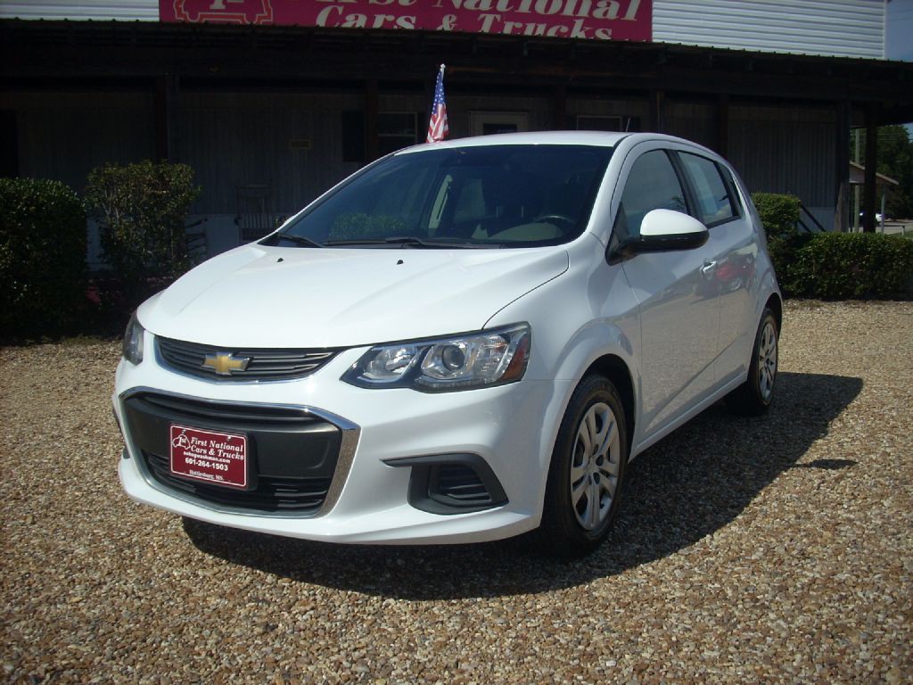 2020 Chevrolet Sonic Image 1