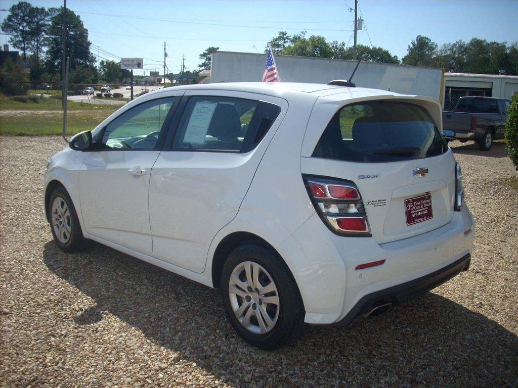 2020 Chevrolet Sonic Image 3
