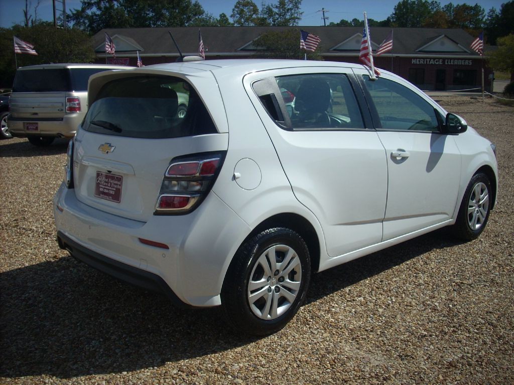 2020 Chevrolet Sonic Image 4