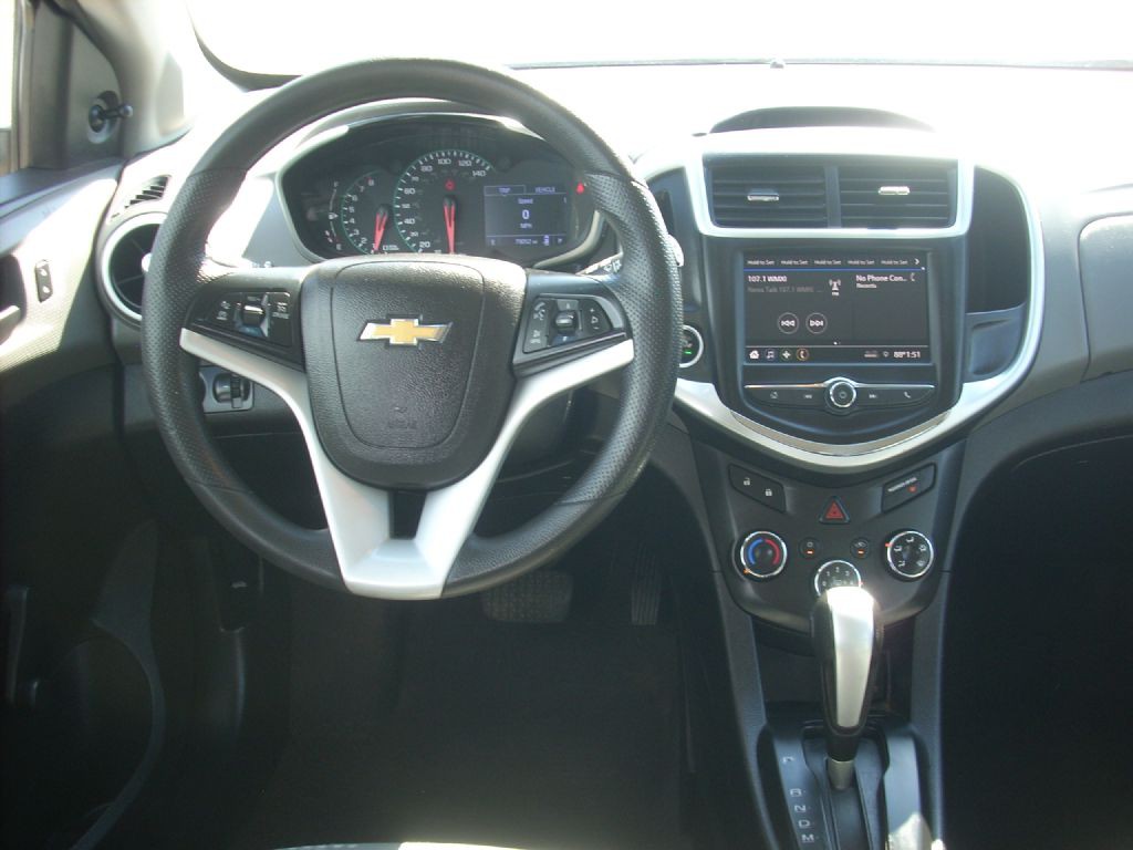 2020 Chevrolet Sonic Image 14
