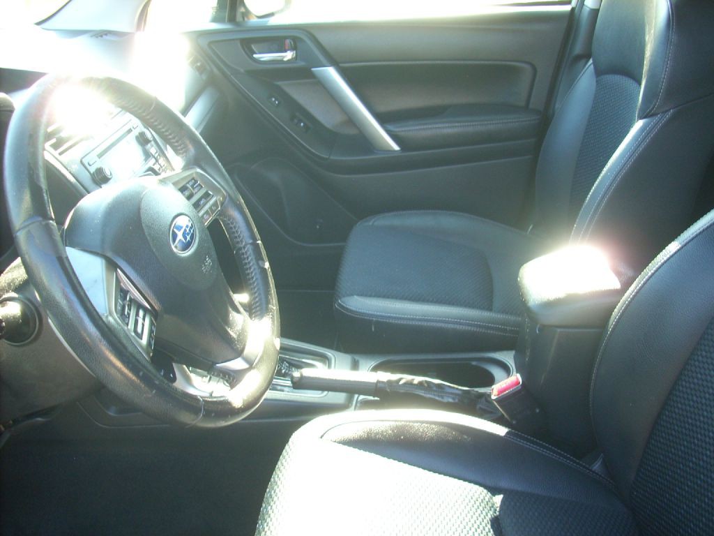 2015 Subaru Forester Image 9