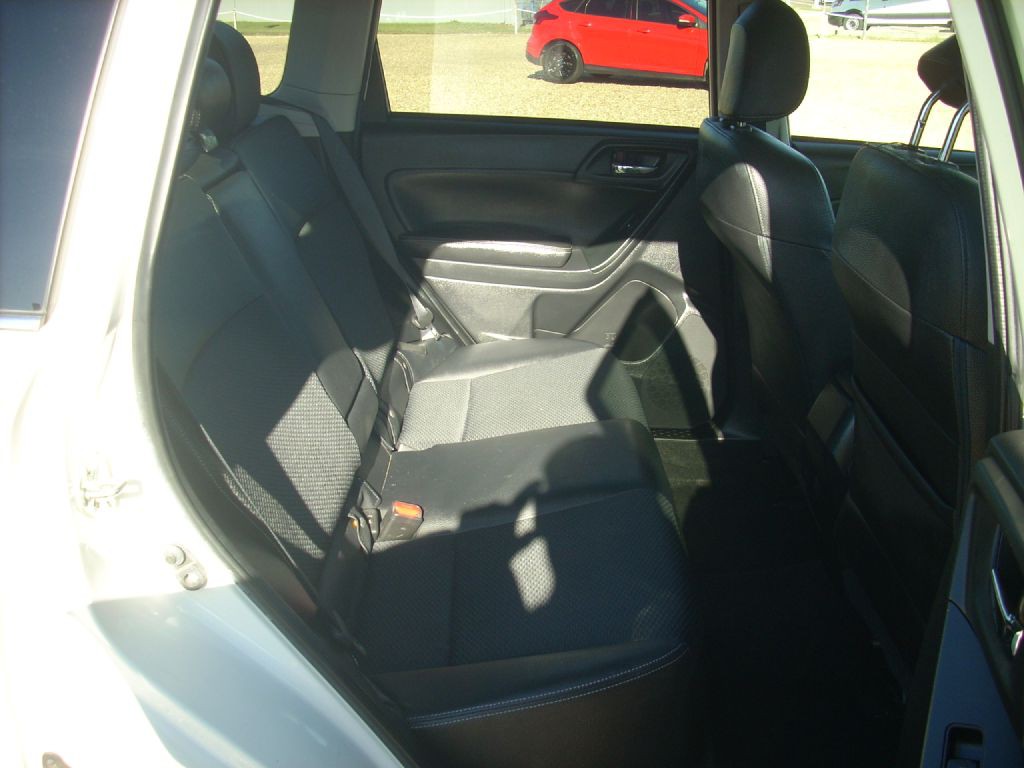 2015 Subaru Forester Image 12