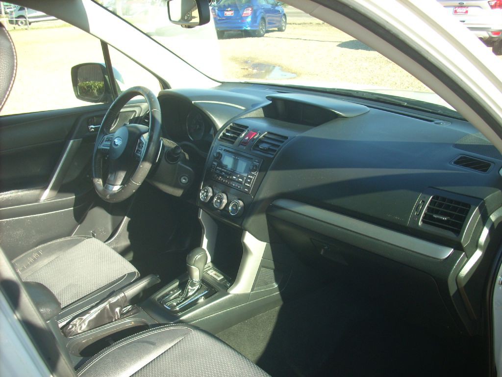 2015 Subaru Forester Image 14