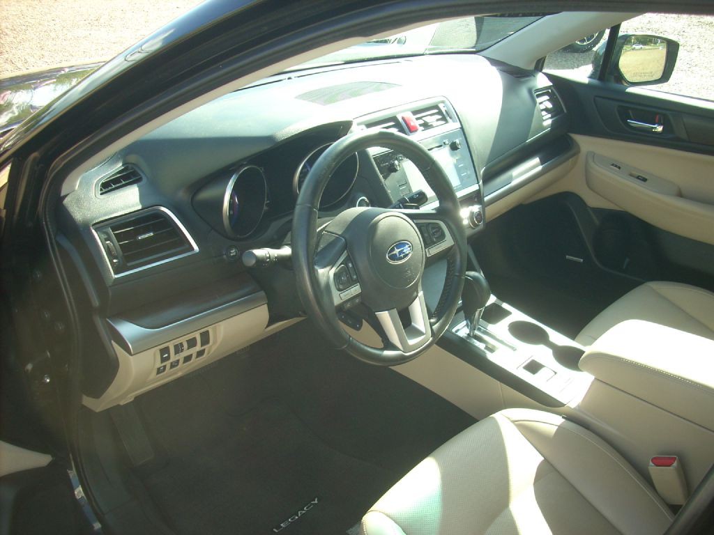 2016 Subaru Legacy Image 7
