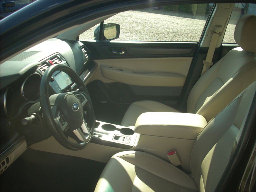 2016 Subaru Legacy Image 9