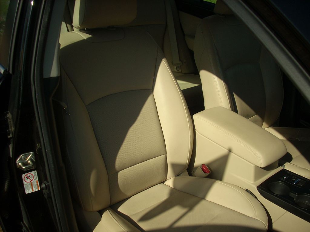 2016 Subaru Legacy Image 12
