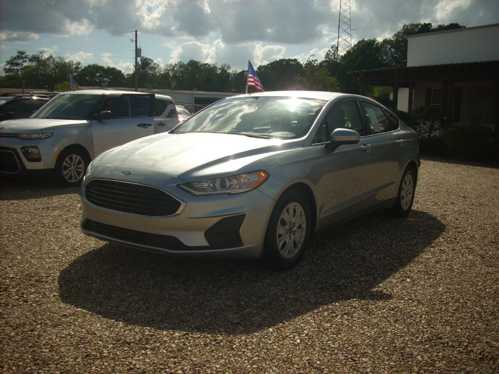 2020 Ford Fusion Image 1