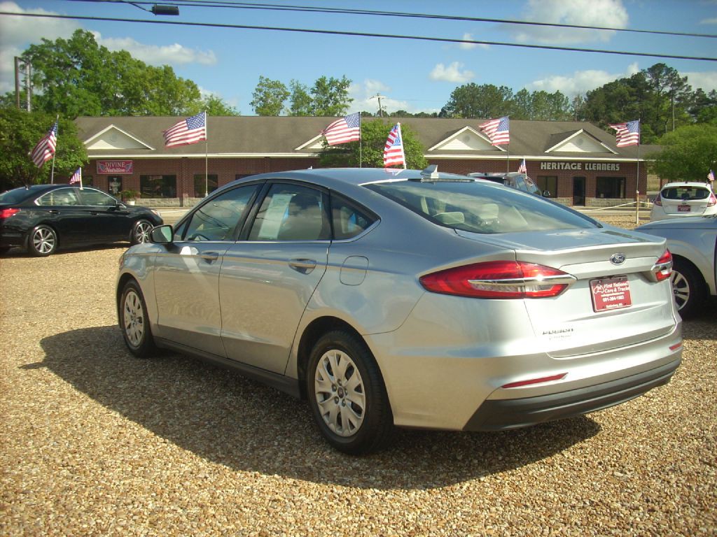 2020 Ford Fusion Image 3