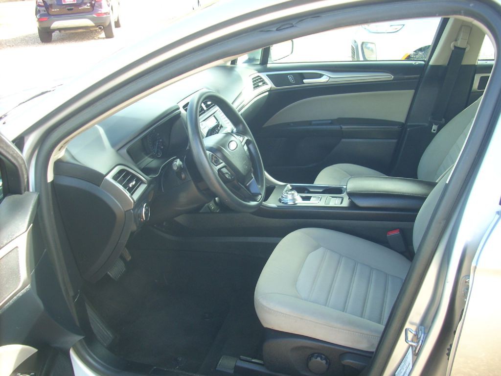 2020 Ford Fusion Image 7