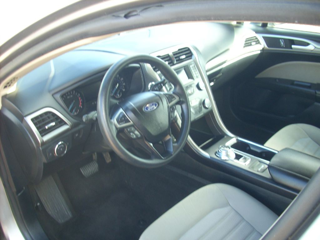 2020 Ford Fusion Image 8