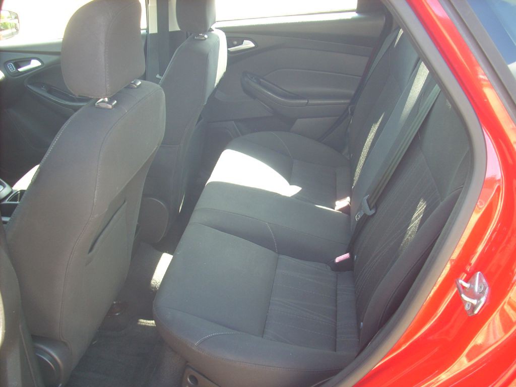 2016 Ford Focus Image 11