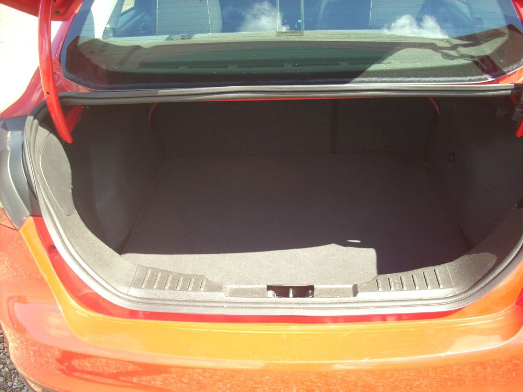 2016 Ford Focus Image 12