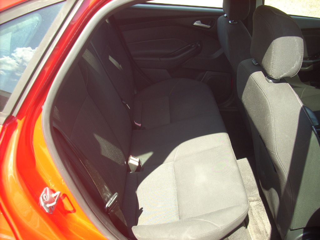 2016 Ford Focus Image 13