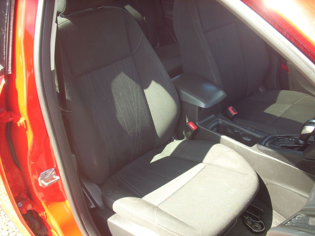 2016 Ford Focus Image 14