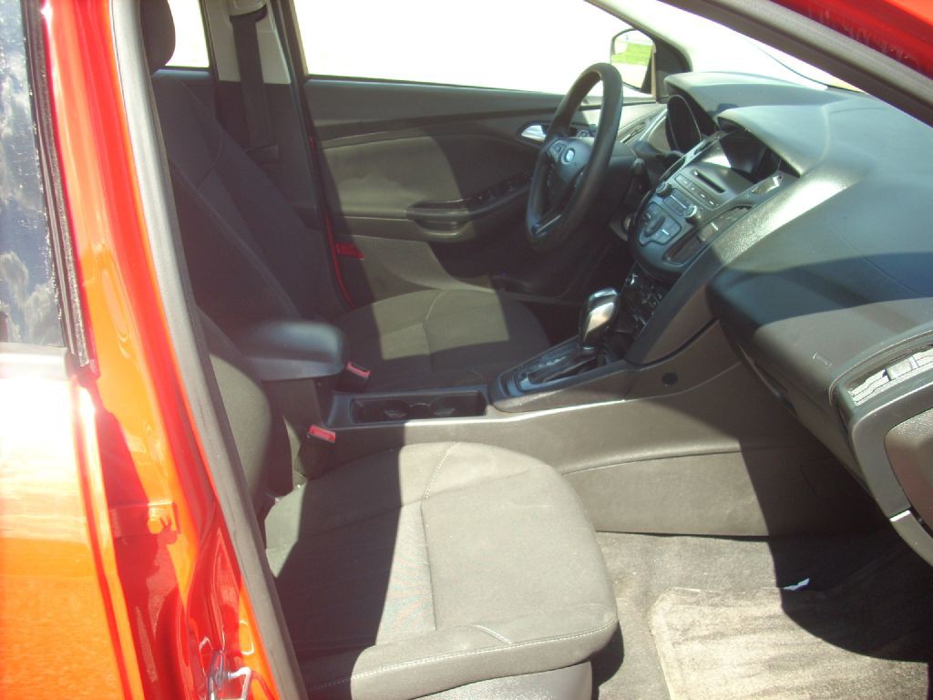 2016 Ford Focus Image 15