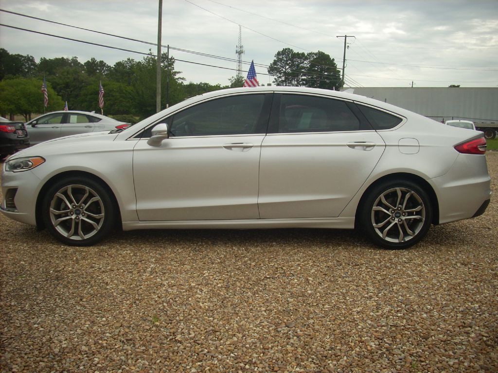 2019 Ford Fusion Image 2