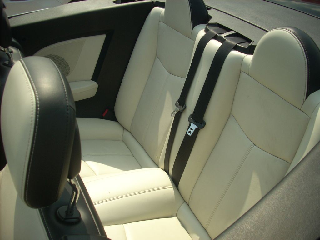 2012 Chrysler 200 Image 8
