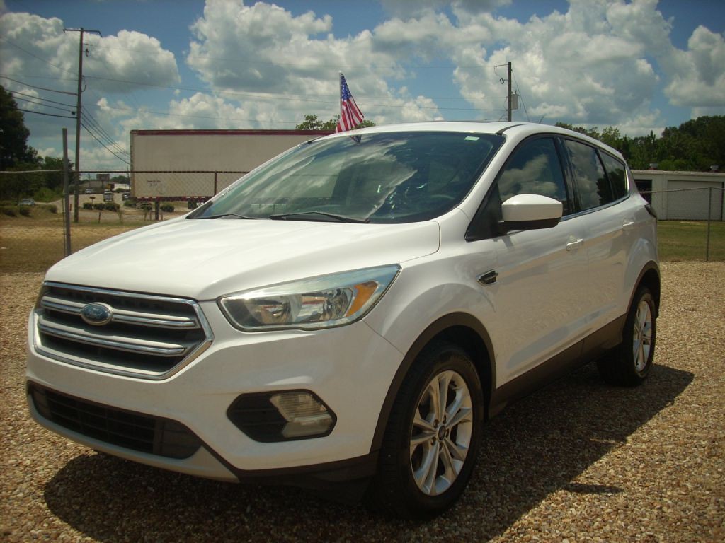 2017 Ford Escape Image 2