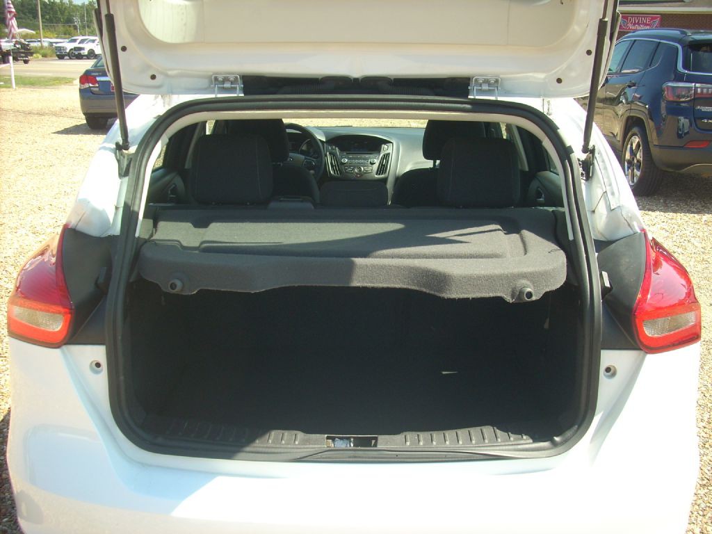 2016 Ford Focus Image 10
