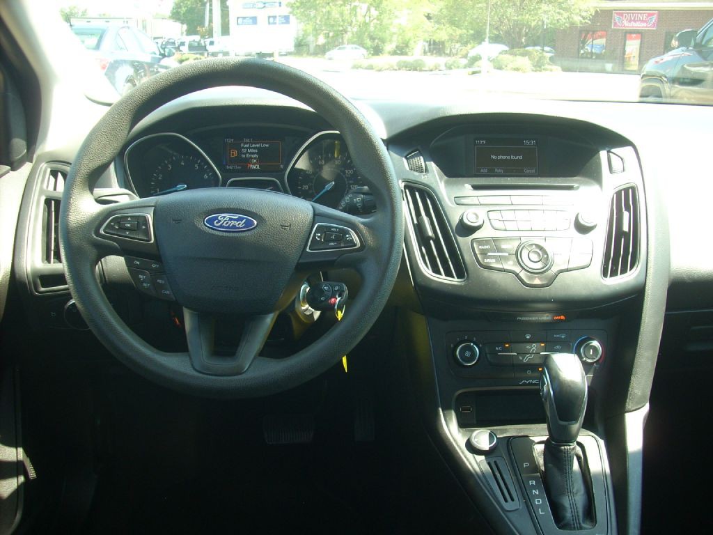 2016 Ford Focus Image 14