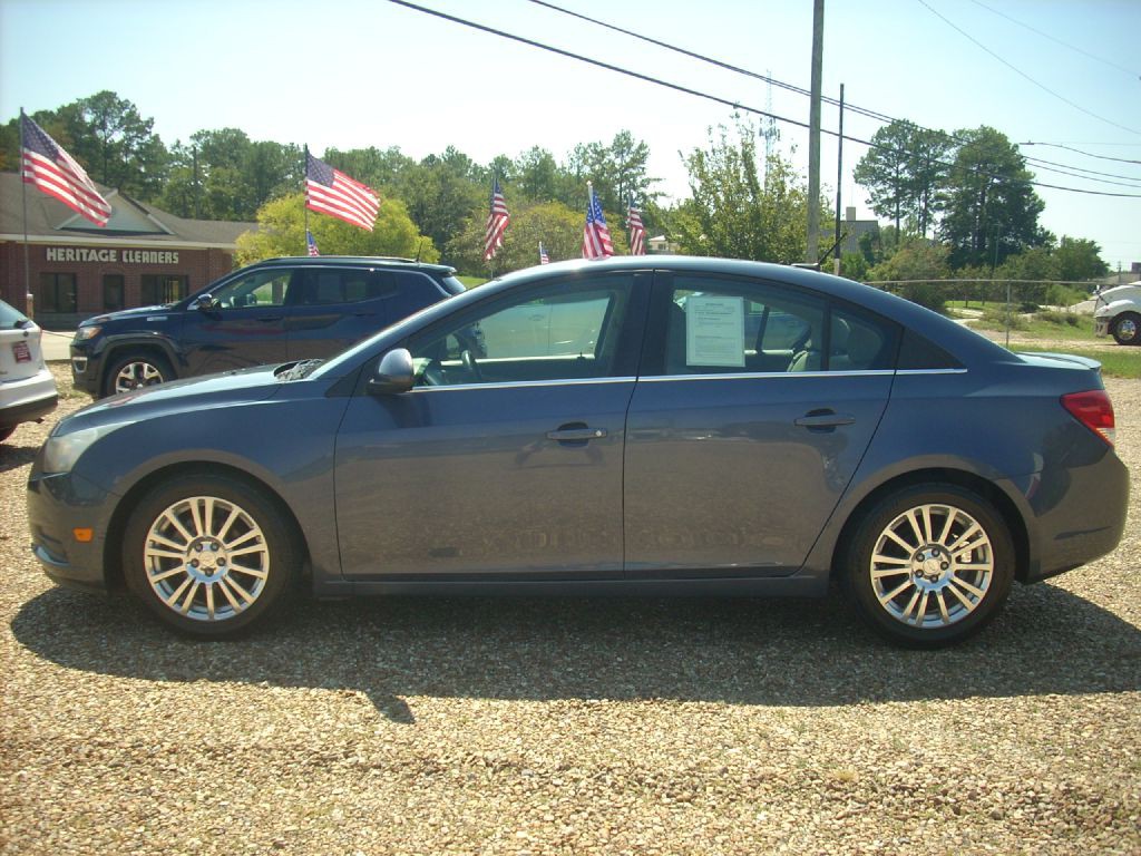 2014 Chevrolet Cruze Image 2