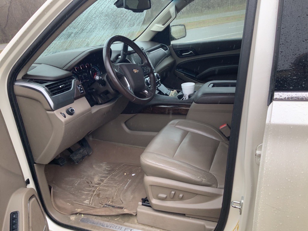 2015 Chevrolet Suburban Image 1